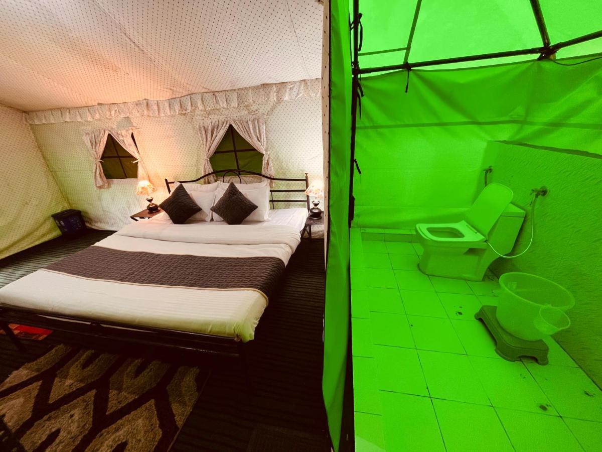Himalayan Root Swiss Cottage Tents - Camping With Bonfire Маналі Екстер'єр фото
