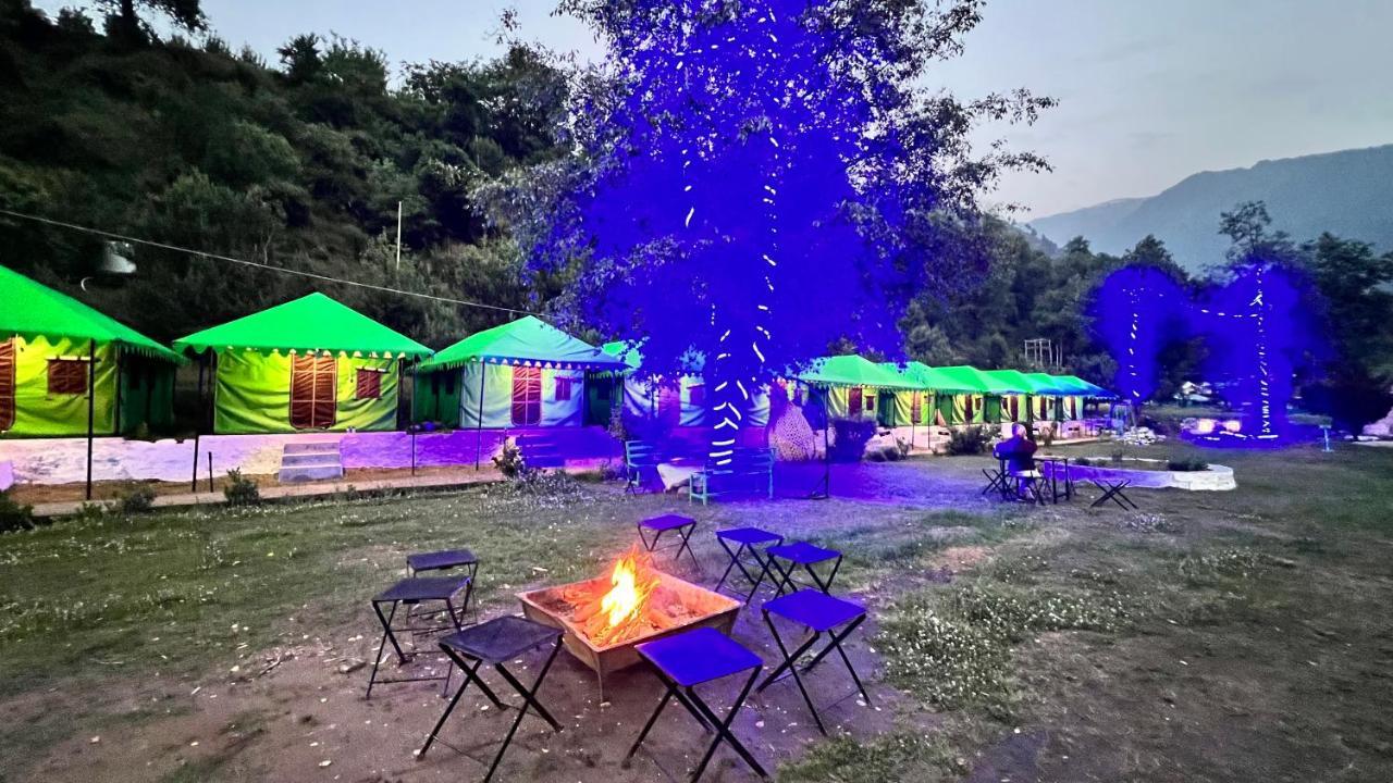 Himalayan Root Swiss Cottage Tents - Camping With Bonfire Маналі Екстер'єр фото